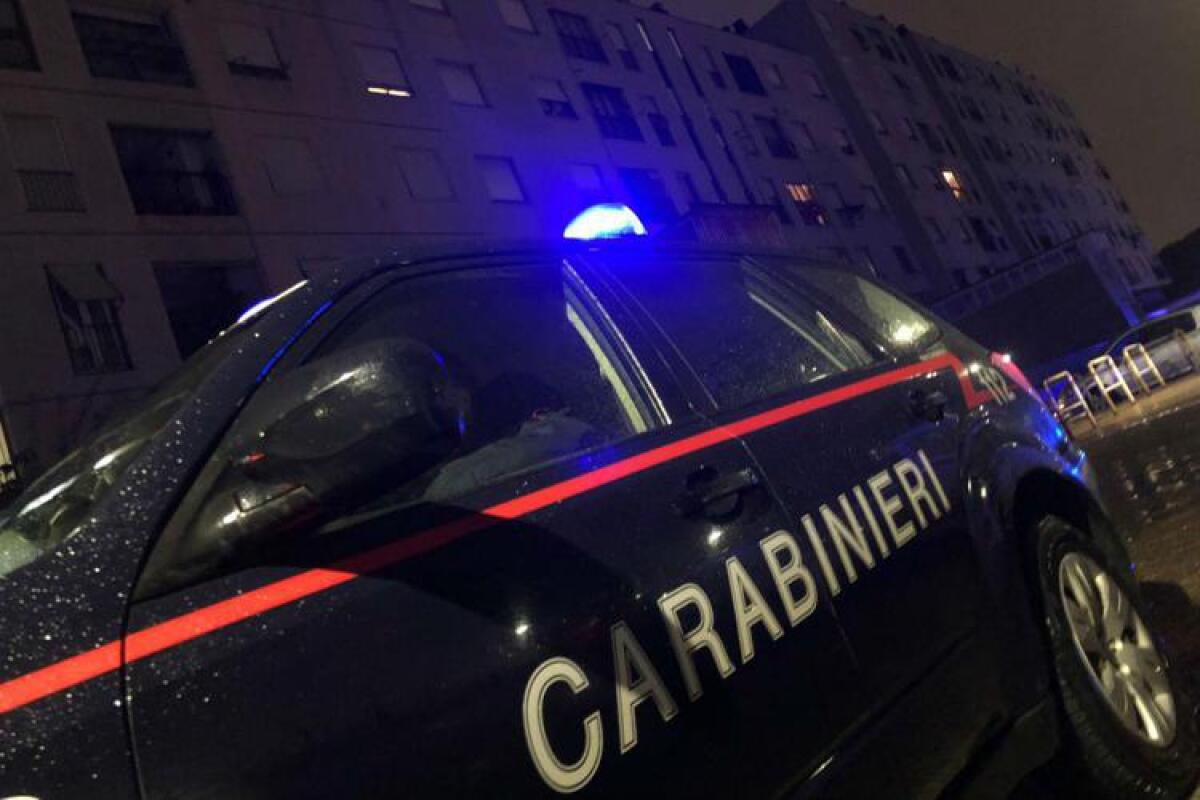 Perde il controllo dell'auto nel napoletano e finisce contro il guardrail, morto un giovane di 24 anni - 