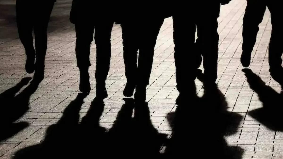 Atti vandalici scuotevano il quartiere: baby gang si fa avanti e chiede scusa alla comunità - 