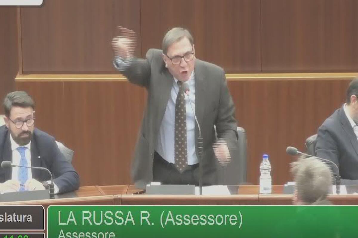 Lombardia: Romano La Russa e Majorino sfiorano una rissa in Consiglio regionale - Video - 