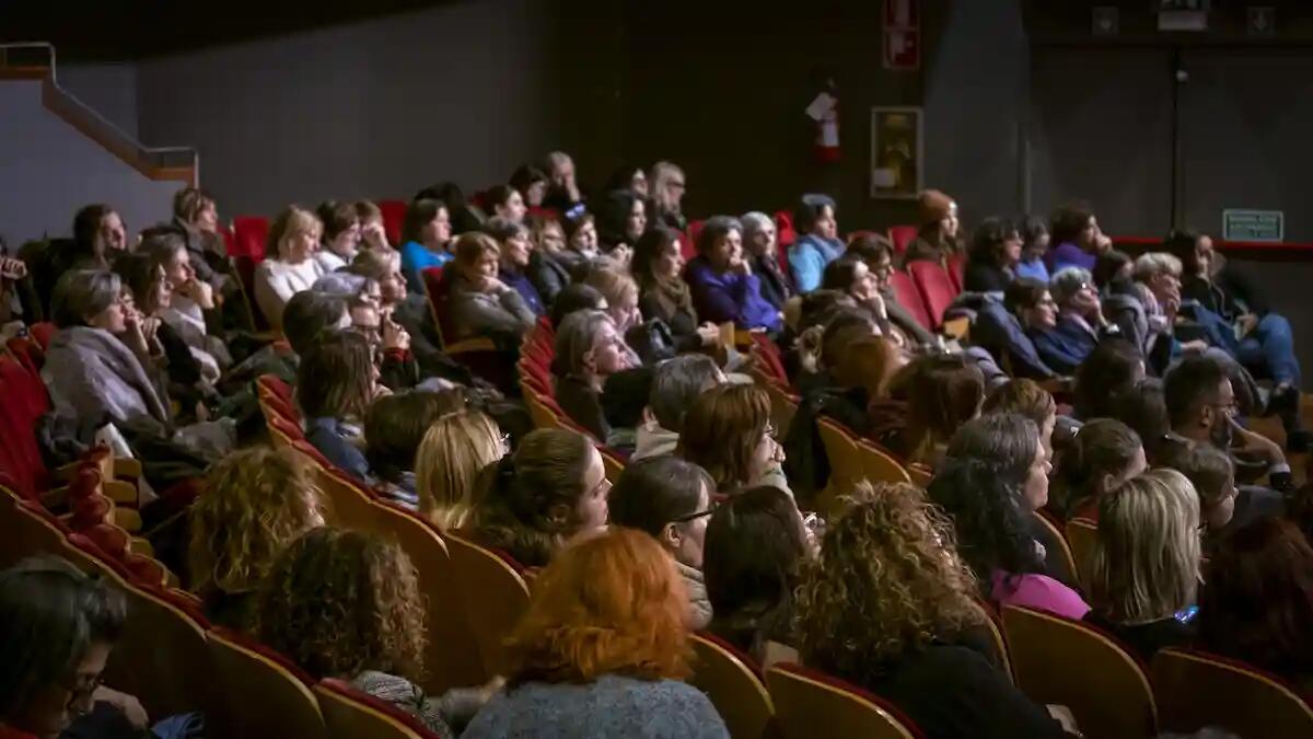 Vuoi diventare un esperto di lettura ed educazione? Partecipa a + Leggi + Cresci - 