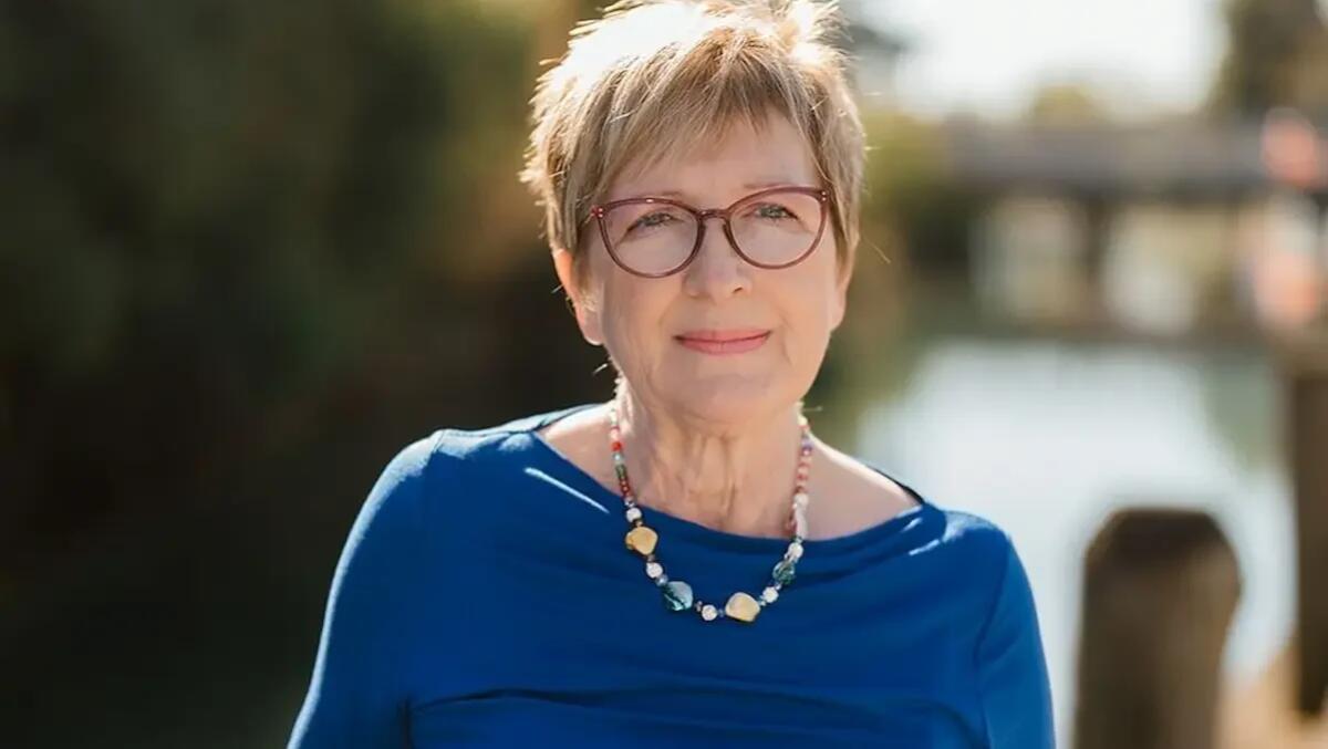 Gabriella Grassi presenta "L’albero nel cortile" alla Biblioteca Comunale di Monfalcone - 