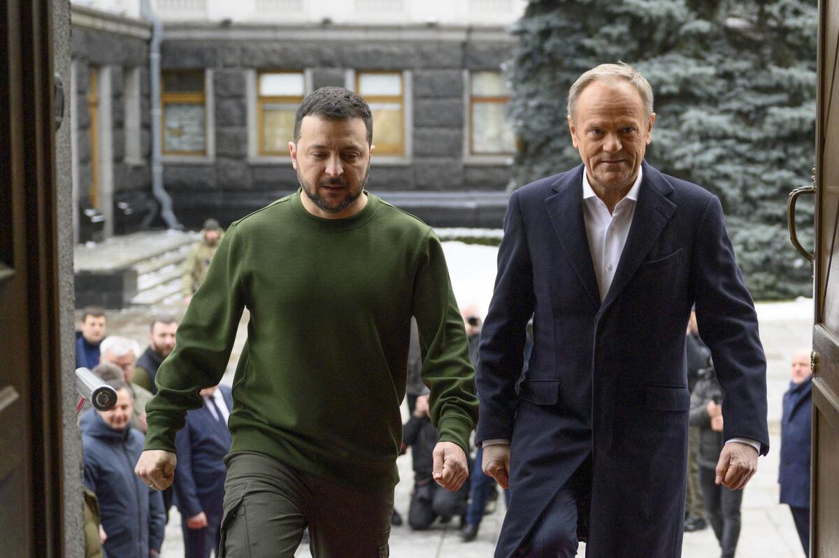 Soldati dell'UE in Ucraina: dibattito aperto sulla richiesta di Kiev, con Varsavia che esprime cautela - 