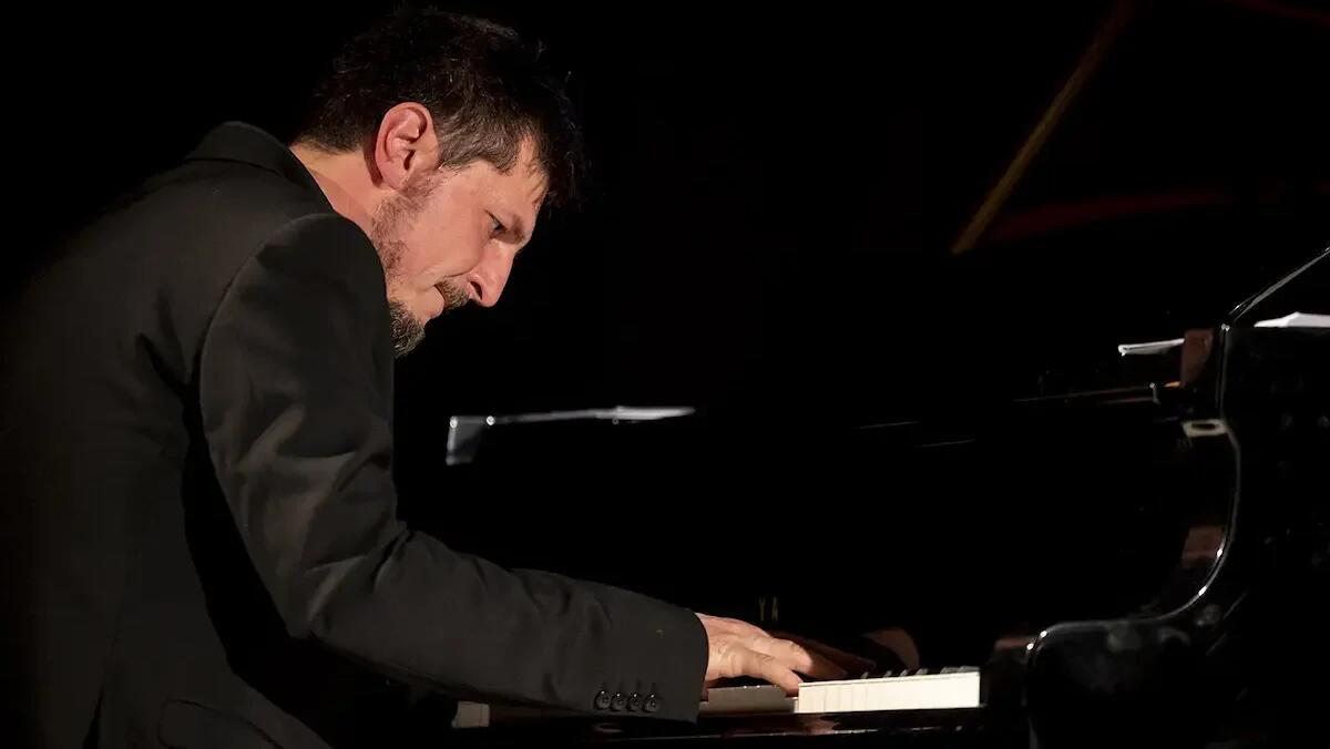 "Restiamo Umani": un inno alla pace al Teatro Palamostre di Udine - 