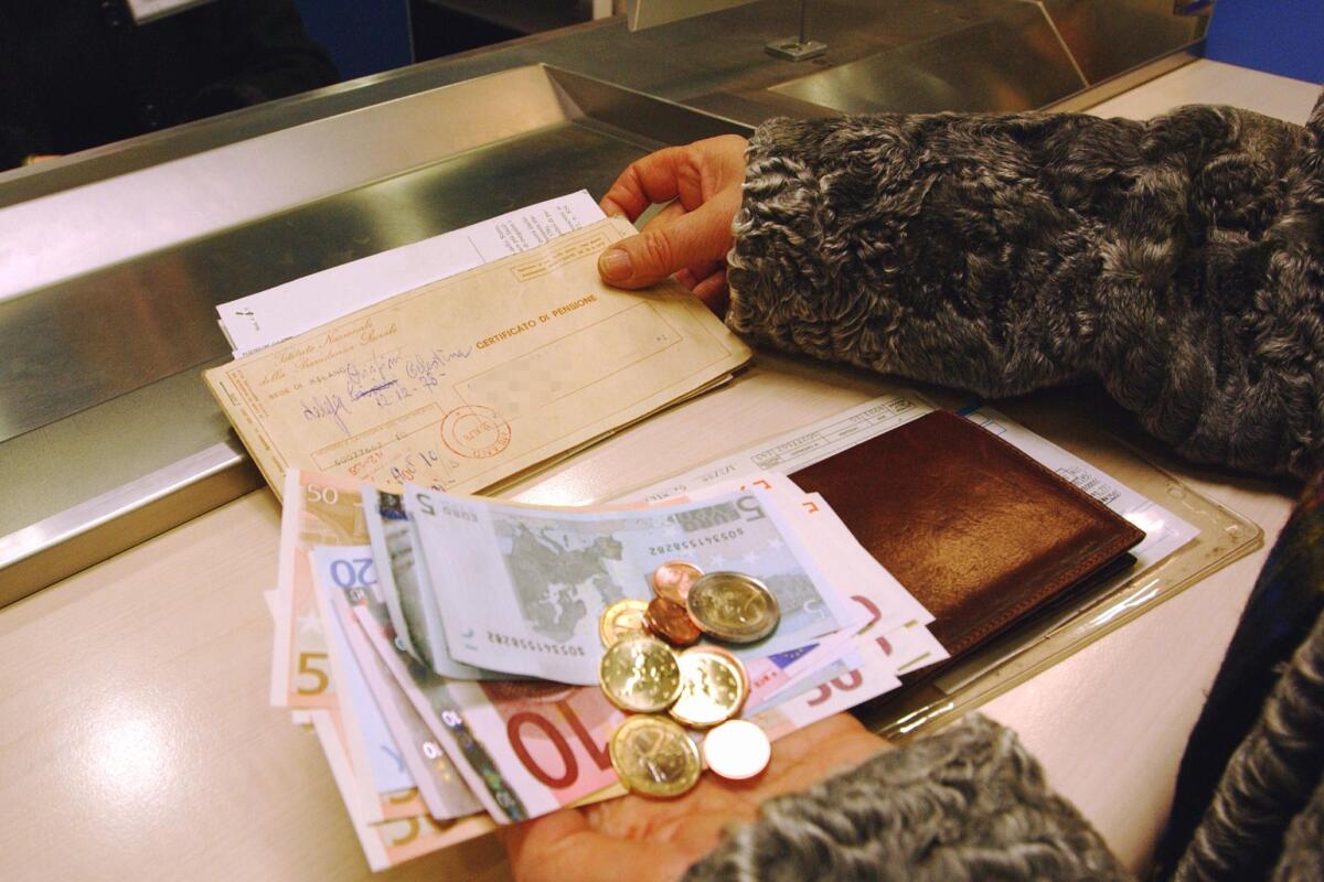 Manovra 2025: pensione a 64 anni con previdenza complementare approvata l'emendamento - 