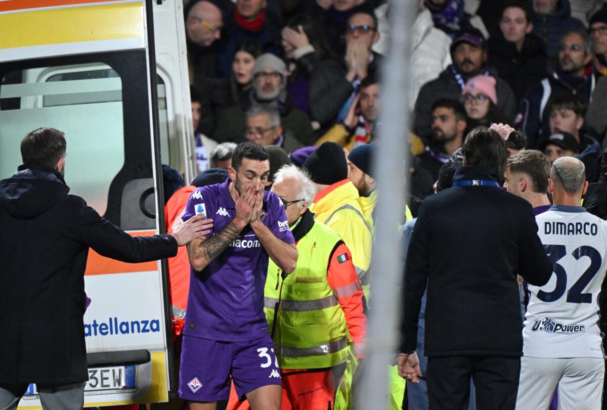 Bove, malore in Fiorentina-Inter: Cataldi fornisce primo soccorso - 