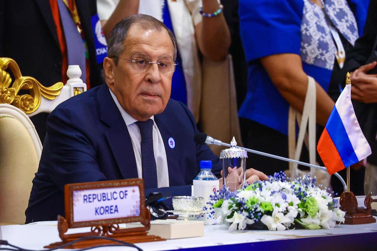 Lavrov: "La Russia è pronta a negoziare con l'Ucraina, ma l'accordo deve essere rispettato" - 