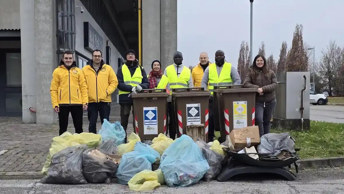 “Puliamo i quartieri” a Pordenone: grande partecipazione e raccolta di rifiuti - 