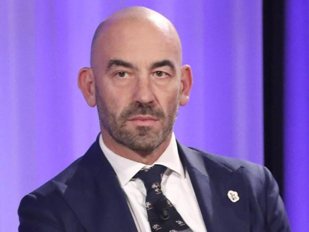 2025: Anno dell'Aviaria? L'allarme di Bassetti sui segnali preoccupanti - 