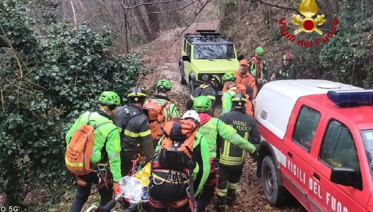 Cade nel bosco e si frattura una gamba: cacciatore soccorso e ricoverato in ospedale - 