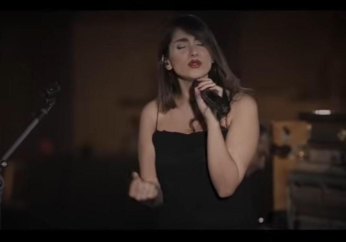 Iran, arrestata cantante iraniana per esibizione su Youtube senza hijab - 