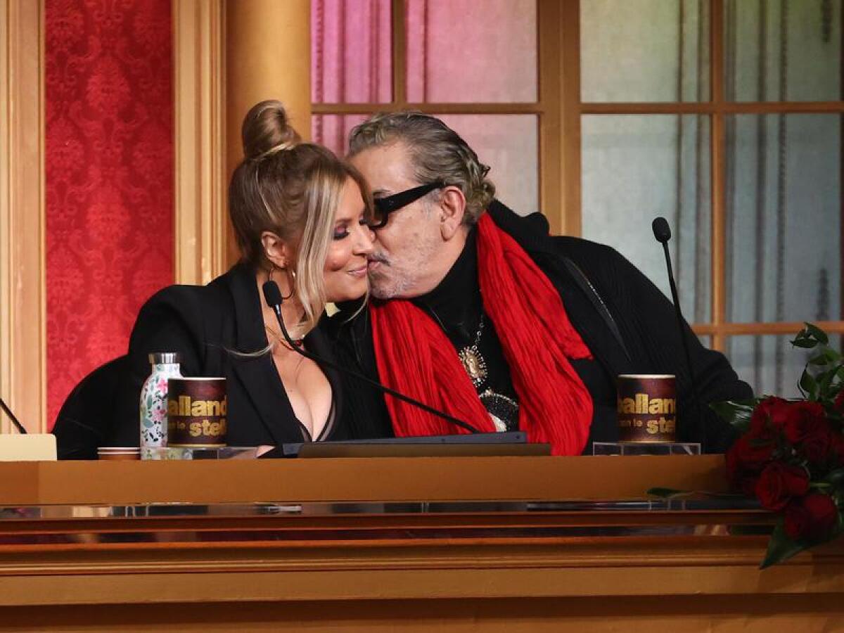 Selvaggia Lucarelli sulla situazione di Mariotto: "Attraversa un periodo complicato, evitate giudizi" - 