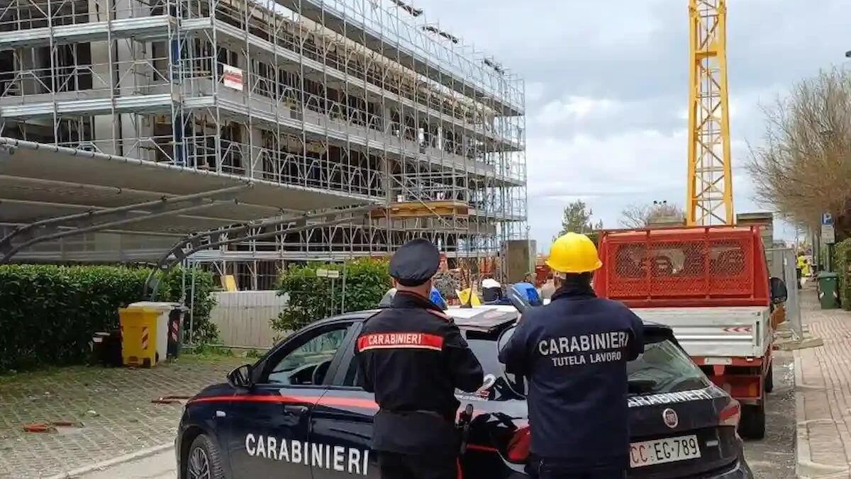 Scoperte irregolarità nei cantieri edili: gravi violazioni e sanzioni per le imprese - 