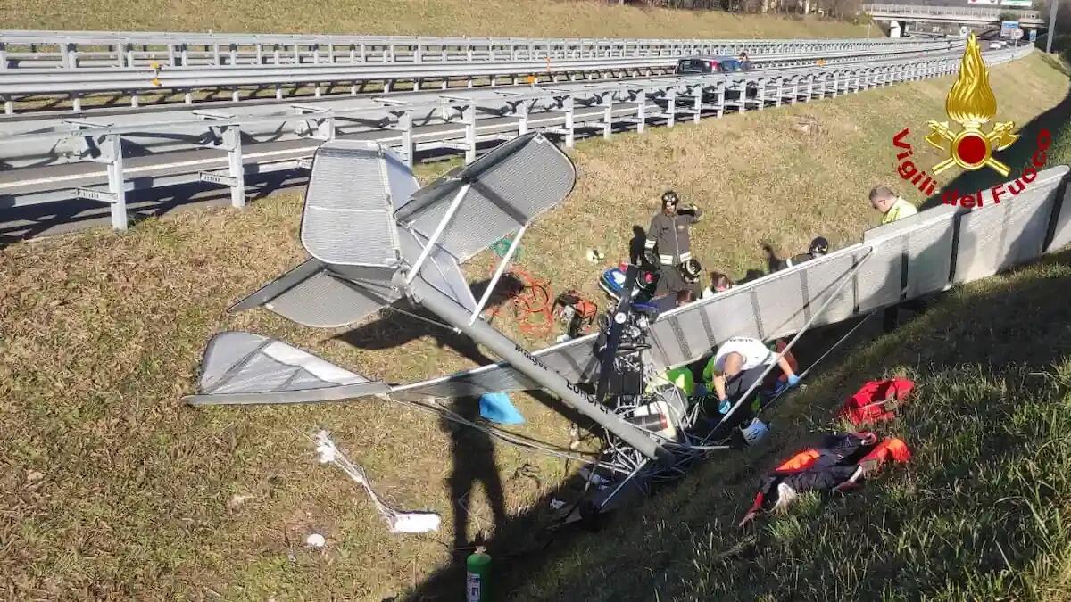 Ultraleggero precipita nel canale di scolo dell'A31: ferito il pilota, elitrasportato in ospedale - 