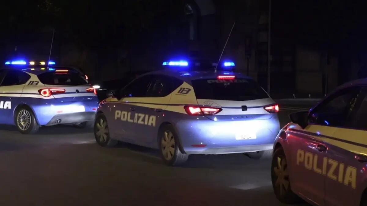 Notte di terrore a Padova: uomo armato di ascia si scaglia contro la polizia, ferito un agente - 