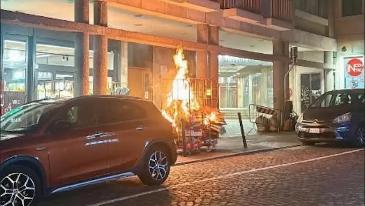 Udine. Tenta il furto al supermercato Despar, poi provoca un incendio: denunciato 76enne - 