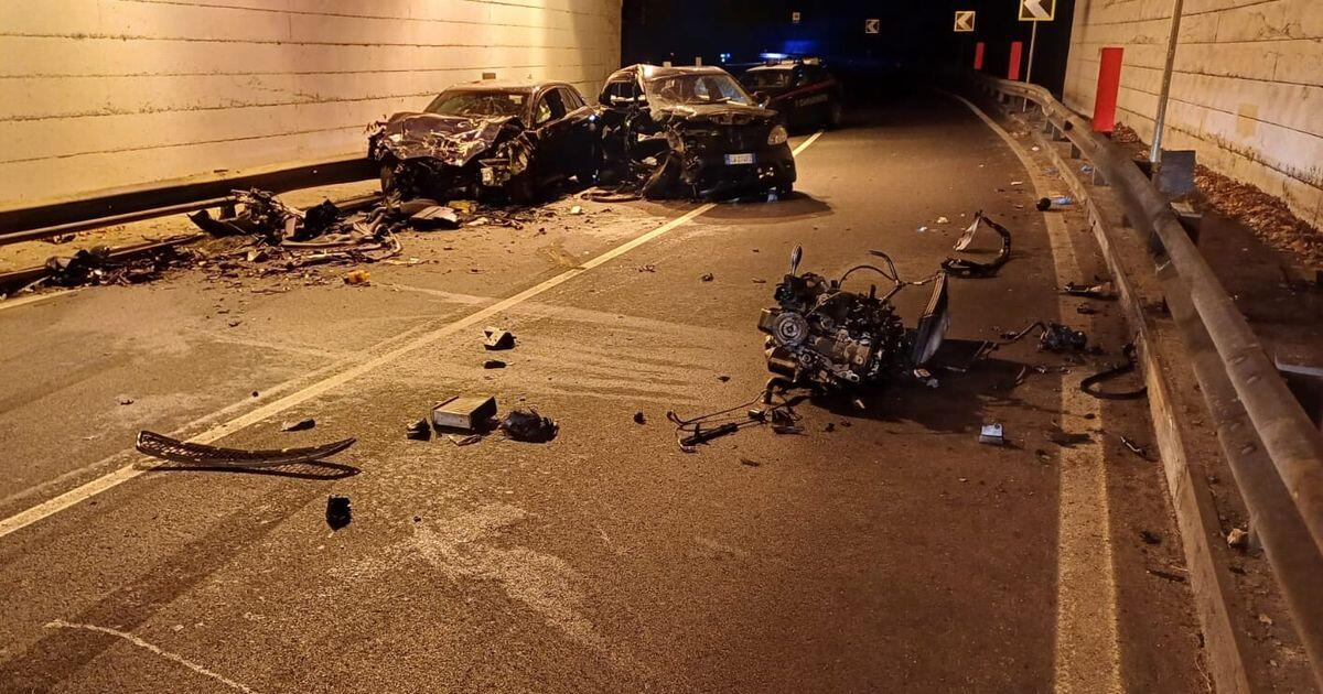 Ragazzo di 15 anni muore in un incidente a Catanzaro, altri 6 feriti - 