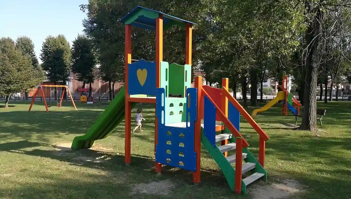Manutenzione parchi gioco: interventi per garantire sicurezza e benessere a Fiume Veneto - 