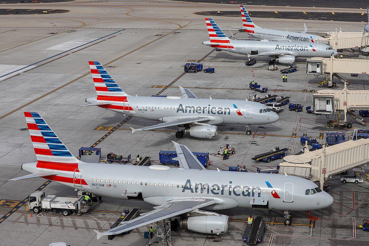 American Airlines sospende temporaneamente voli a causa di un problema tecnico, ma riprende dopo un'ora. - 