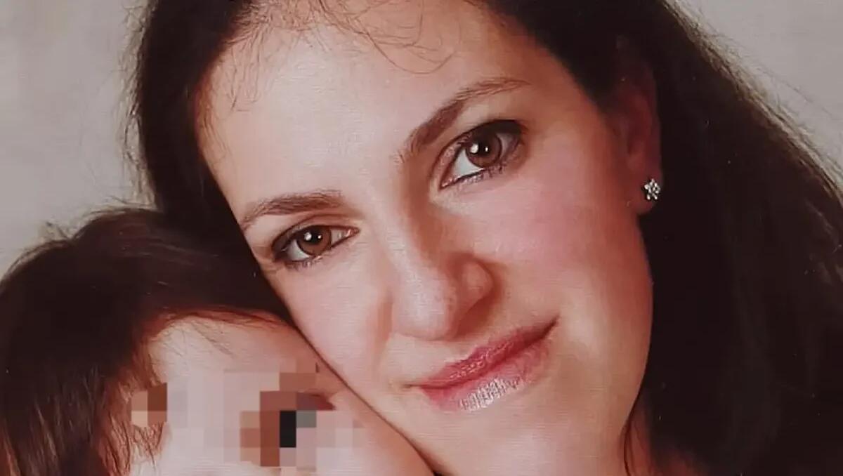 Malore fatale in casa con la famiglia: addio a mamma Erica, morta a 41 anni - 