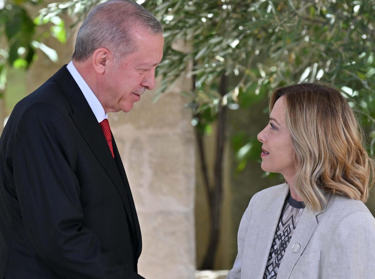 Erdogan a Meloni: "L'aggressione di Israele compromette la stabilità in Siria" - 