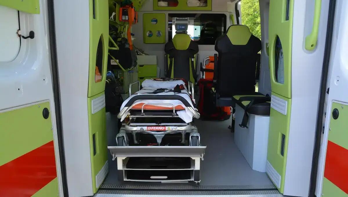 Si sente male alla fermata del bus: ragazzina soccorsa da Carabinieri in transito nella zona, poi dal Suem 118 - 