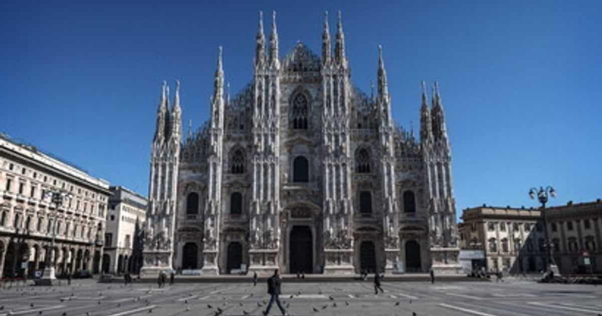 Multe a Milano: meno di una al giorno per il divieto di fumo all'aperto - 
