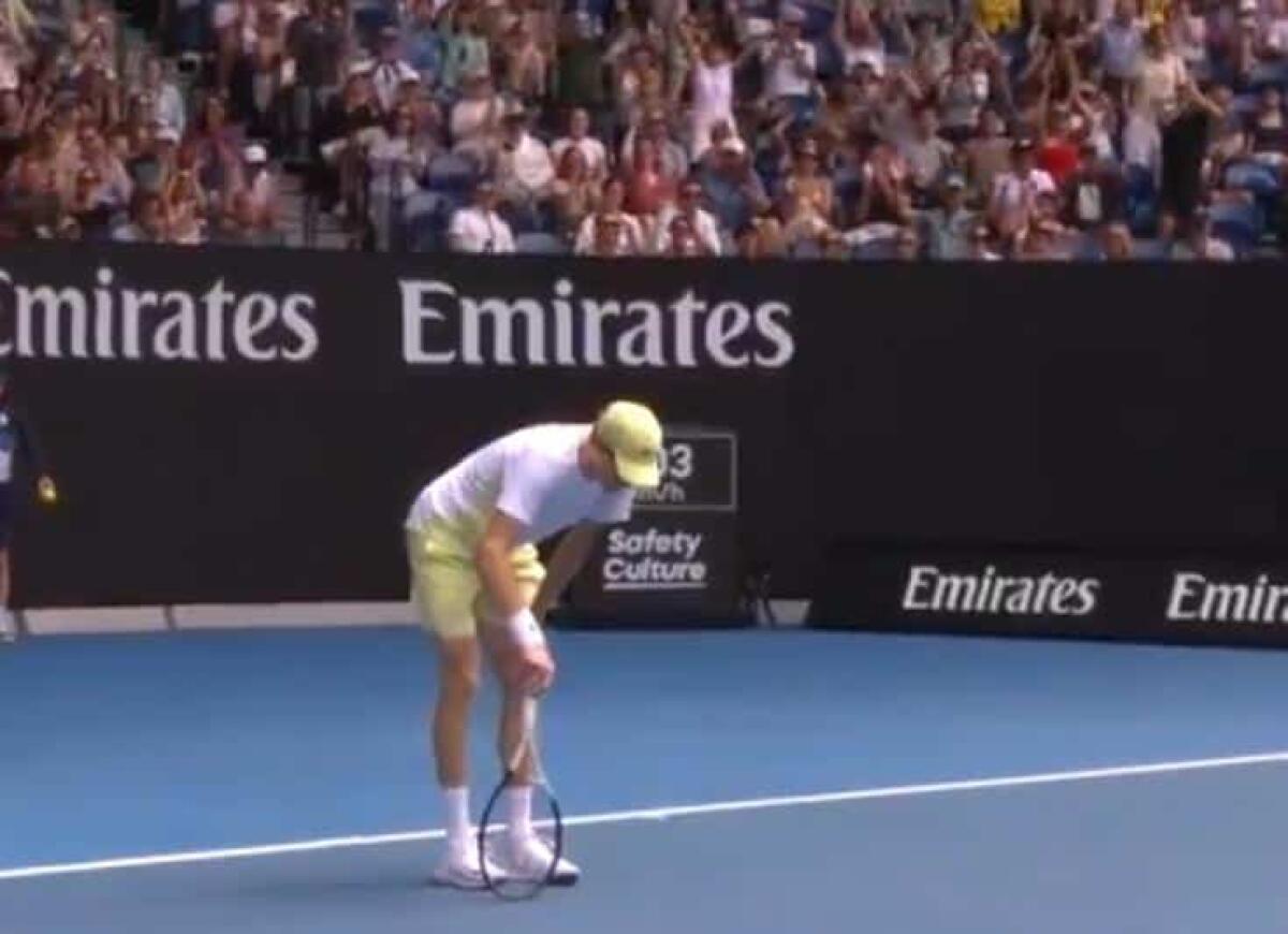 Jannik Sinner vince il 'punto del torneo' agli Australian Open 2025 - 