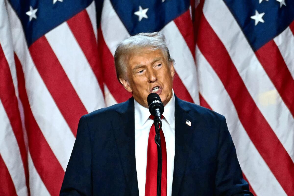 Donald Trump insediato: firmati 50-100 ordini esecutivi - 