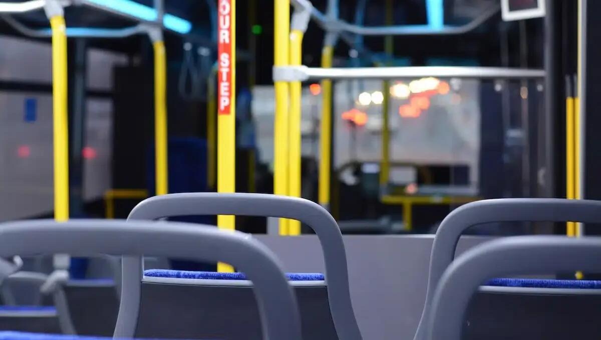 Passeggero aggredisce autista e controllore su un autobus: identificato, scatterà la denuncia - 