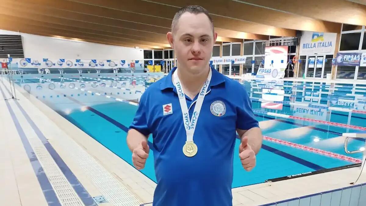 Marco De Stefani, campione del nuoto pinnato e nella vita: oro e argento ai Mondiali - 