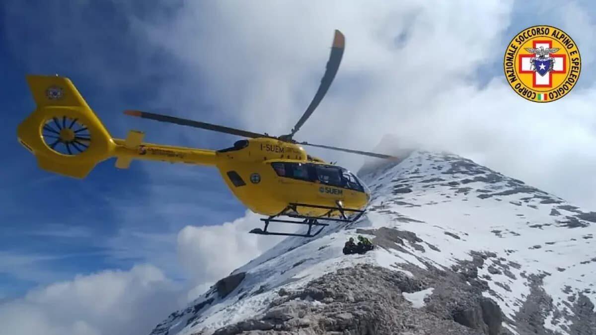 Due escursionisti rimangono bloccati sulla neve ghiacciata: salvati dall'intervento dei soccorsi - 