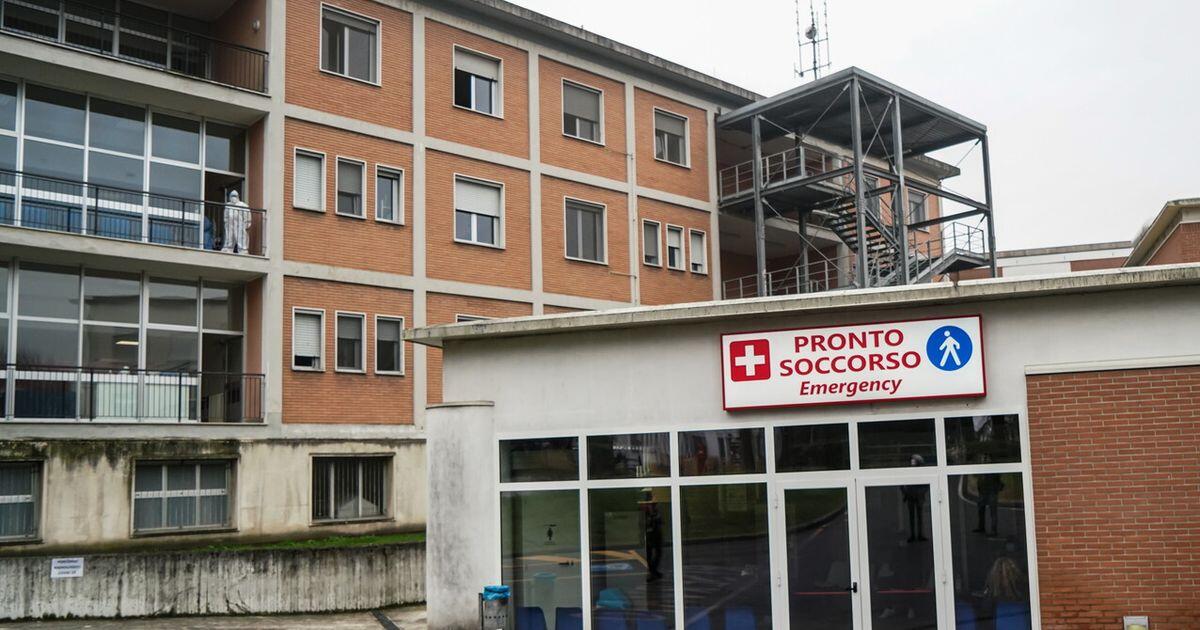 Donna di 39 anni accoltellata dal compagno in parcheggio supermercato: uomo fermato - 