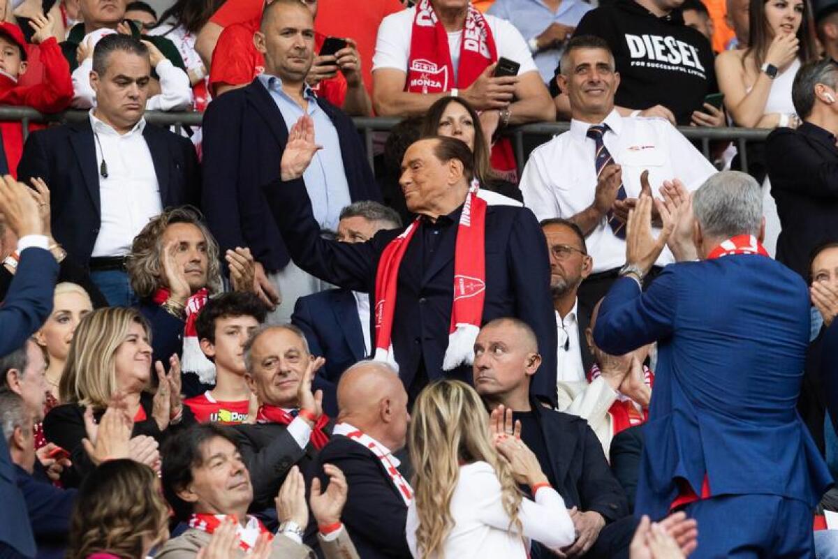 Polemiche intorno allo stadio Brianteo: proposta intitolazione a Silvio Berlusconi - 