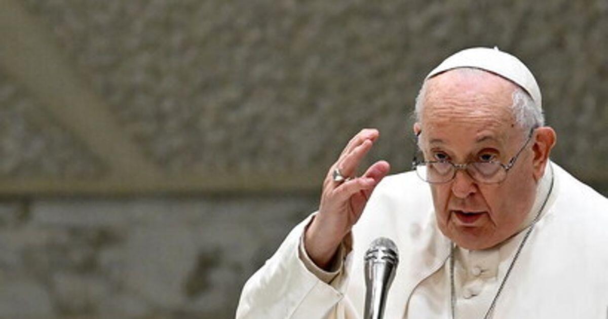 Papa Francesco: "Suore con la faccia 'di aceto' non attraggono la gente" - 