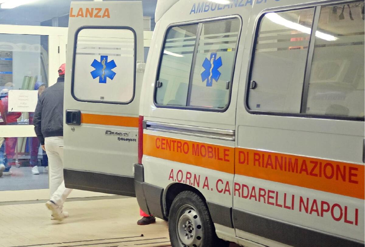 Capodanno a Napoli: due feriti da proiettili vaganti, turista in terapia intensiva - 