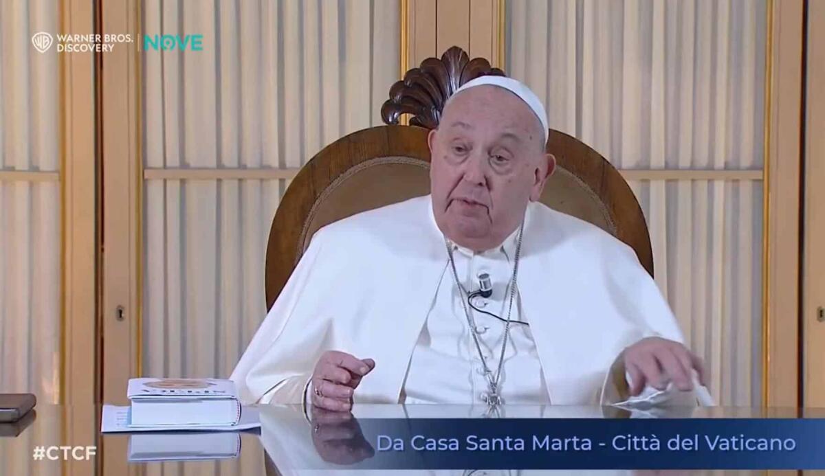 Papa Francesco critica Trump: "Deportare migranti illegali una disgrazia" - 