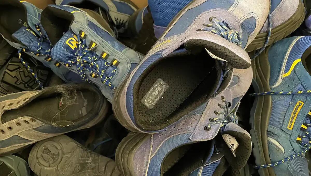 Da scarpe antinfortunistiche a pavimentazione per bambini: il progetto "green" di Poste Italiane - 