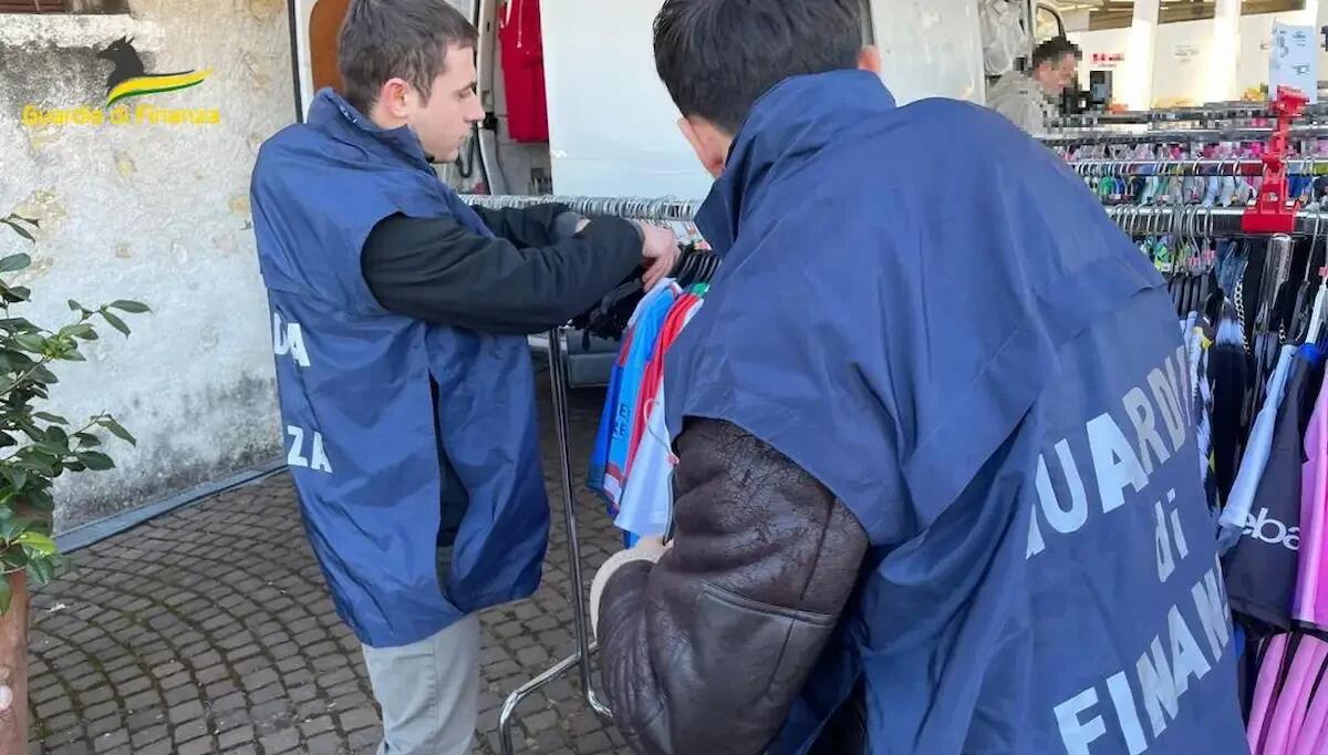 La Guardia di Finanza intensifica i controlli: scoperti lavoro "nero" e contraffazione, sanzioni e denunce -