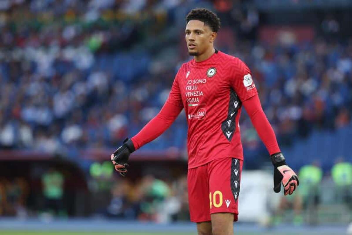 Portiere Udinese indagato per truffa: coinvolto proprietario pizzeria. - 