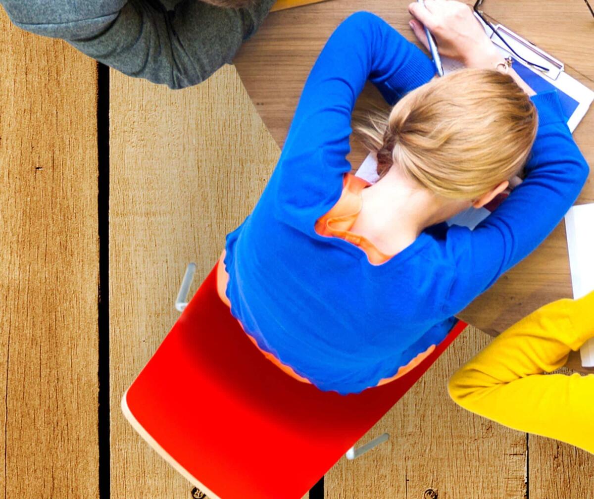 Studentessa 13enne addormentata in classe: padre minaccia di uccidere la madre - 