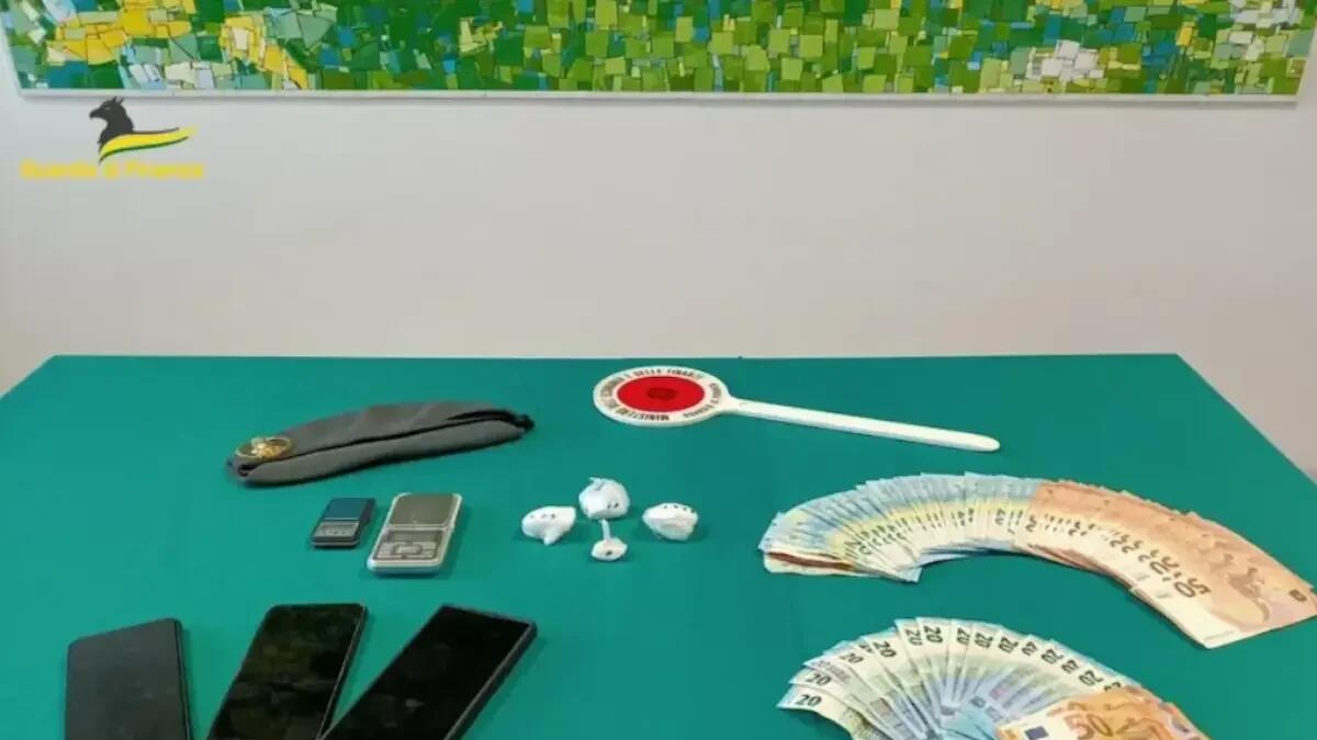 Pordenone, condannato ai domiciliari per spaccio di droga, ma evade: arrestato due volte a distanza di 48h - 