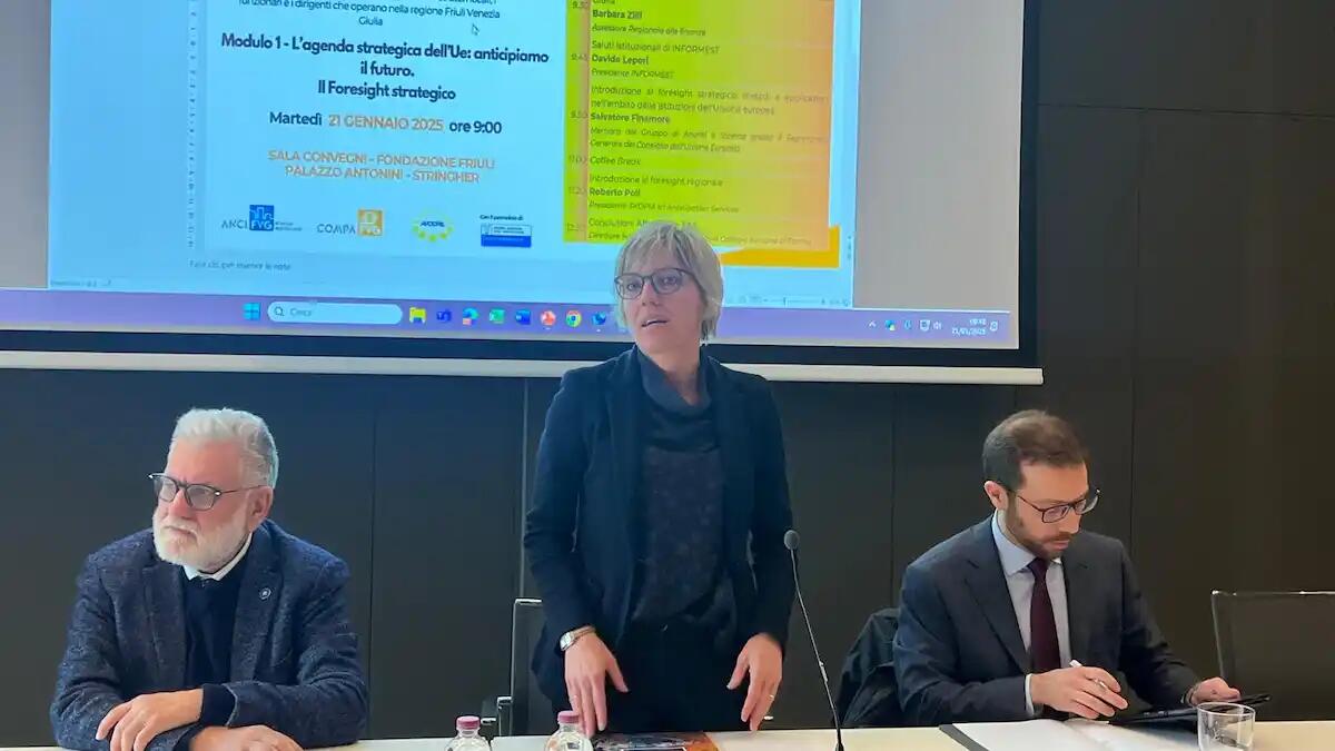 Foresight strategico: l'assessore Zilli inaugura il seminario a Udine per gli amministratori locali - 