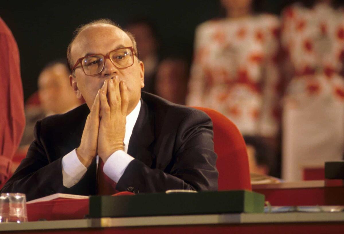 25 anni dalla scomparsa di Bettino Craxi: il ricordo di una figura politica rilevante - 