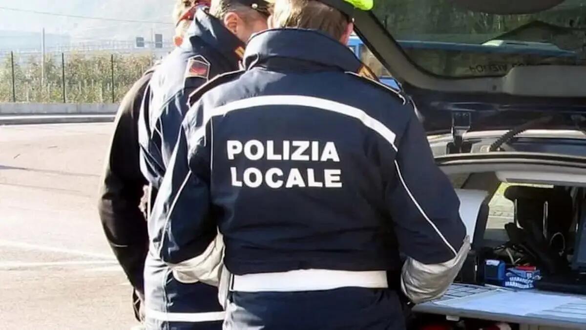 Multato per infrazioni a Lecce, ma lo scooter è fermo e rotto da anni in un garage di Maniago -