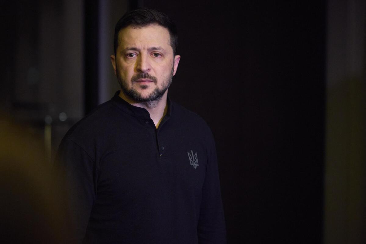 Ucraina, Zelensky: "Trump può portare pace e fermare Putin" - 