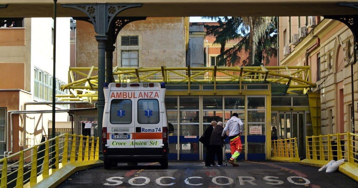 Grave incidente in clinica a Roma: ragazzo precipita nel vano ascensore - 