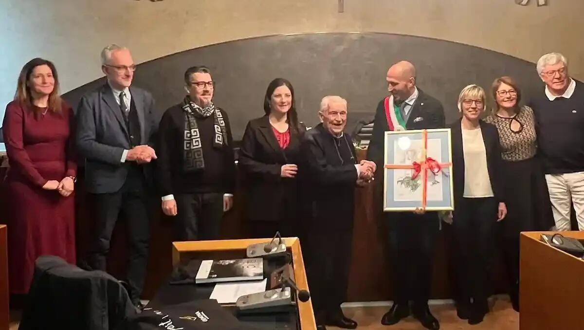 Inaugurata a Gemona la mostra fotografica "Sguardi nel tempo" di Elio Ciol - 