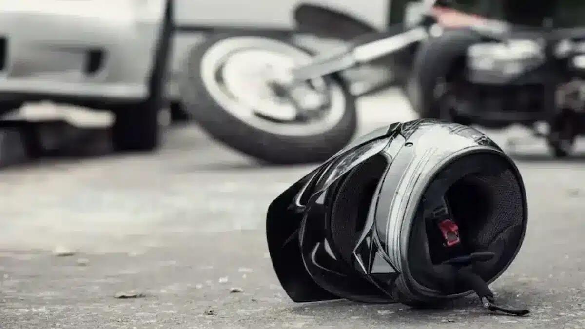 Tremendo scontro auto-moto: centauro 27enne in bilico tra la vita e la morte - 