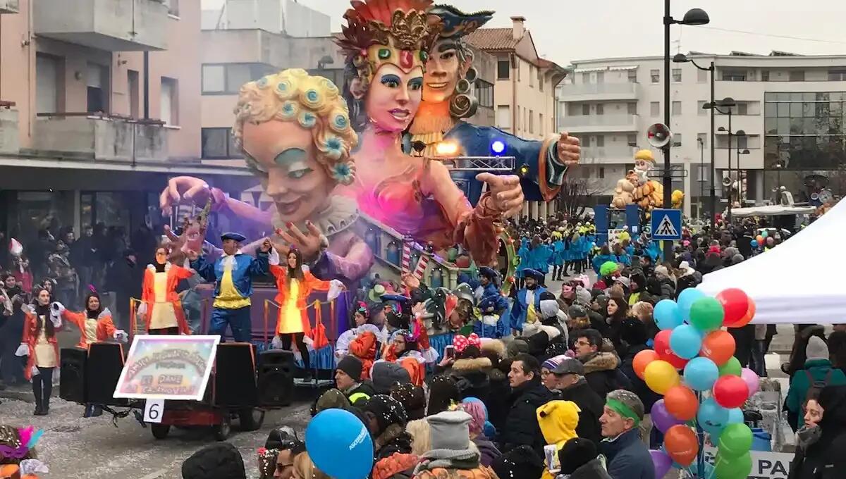 Carnevali di Marca: i carri allegorici "invadono" Susegana il 26 gennaio 2025 - 