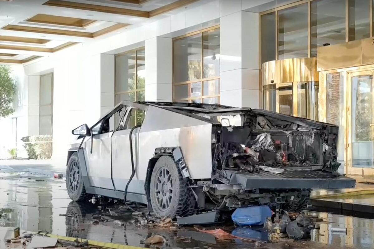 Esplosione Cybertruck Tesla a Las Vegas: suicidio veterano decorato con sindrome post-traumatica - 